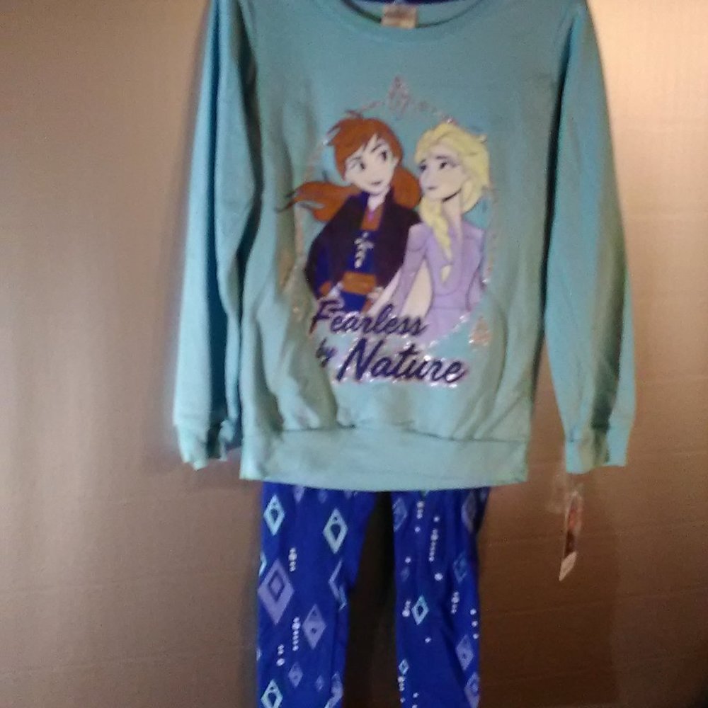 Kid's Disney's Frozen II, 2 pc sweat set-size 6x